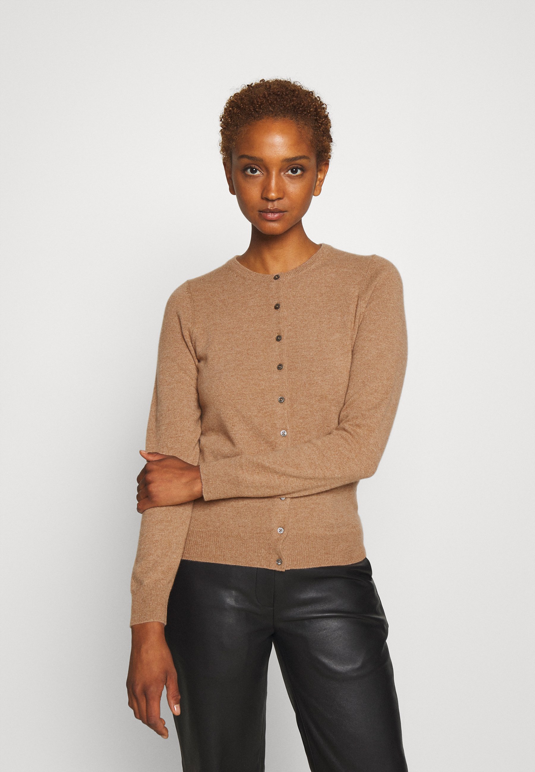 Damen CARDIGAN - Strickjacke Damen CARDIGAN - Strickjacke