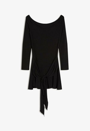 Schwarzes langärmliges Oberteil mit weitem U-Boot-Ausschnitt und vorderem Knotendetail, das in lange Stoffbänder übergeht.