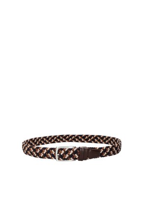 Pleciony pasek z przeplatającymi się czarnymi, brązowymi i beżowymi pasmami, z prostokątną srebrną klamrą i brązowym detalem ze skóry.