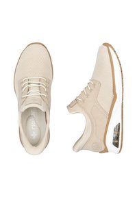 Scarpe da ginnastica beige con tomaia in rete, dettagli in sintetico e suola beige. Caratteristiche includono lacci, ammortizzazione ad aria e dettaglio del logo sul lato.
