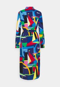 Mönstrad skjortklänning i flera färger med geometriska mönster, långa ärmar, ett bälte i midjan och en krage. Tillverkad av lättviktig tyg.