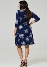 Chelsea Clark EMPIRE - Kasdienė suknelė - dark blue/off white