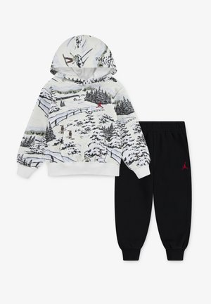 BROOKLYN HOLIDAY - Trening - sail