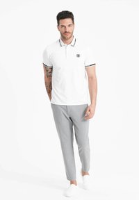 Ombre Pikeepaita - white