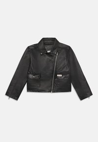 Svart skinnkorth jacket med snitt krage, glidelås lukking, to frontlommer og sølv hardware detaljer. Jevn tekstur.