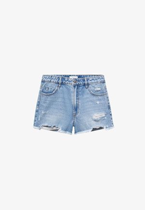 Lyseblå denimshorts med frynset kant og slidte pletter på forlommer og ben, med knap- og lynlåslukning.