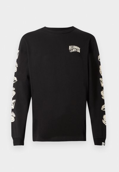 Sort langærmet t-shirt lavet af bomuld. Har hvide grafiske tryk på brystet og ned ad begge ærmer. Rund hals med ribbede manchetter.