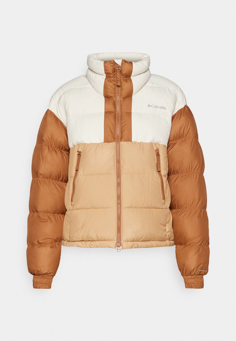 Doudoune dans des tons beige et marron avec un col haut, des poches zippées et un design carré. Présente une texture matelassée horizontale.