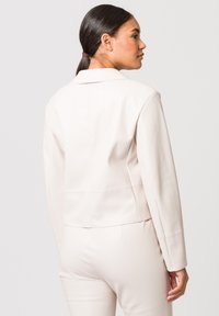 TUZZI PEARL JACKET 412305000 126