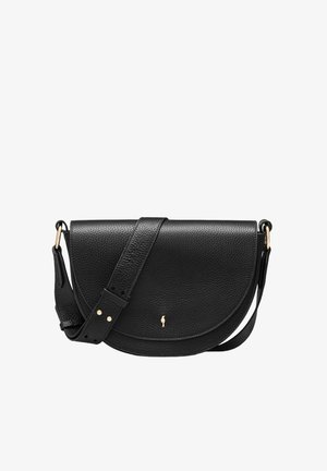 Czarna skórzana torba na ramię z zakrzywioną klapą, z teksturowanym wykończeniem, złotymi akcentami hardware oraz regulowanym paskiem. Kompaktowy i minimalistyczny design.