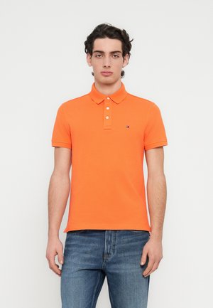 SLIM CORE ESSENTIAL - Polo - orange tulip