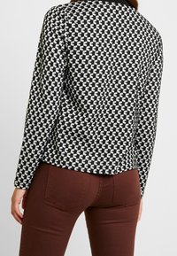 ONLY Neuletakki - white