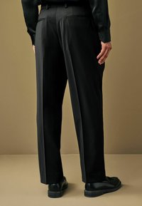 Next REGULAR FIT - Pantaloni de costum - black