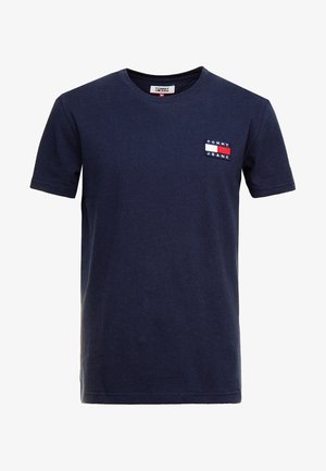 Marineblaue T-Shirts mit kurzen Ärmeln und Rundhalsausschnitt, mit kleinem Tommy Jeans-Logo-Patch auf der linken Brust.