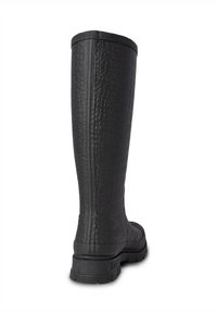 Stivali da pioggia neri al ginocchio con un motivo testurizzato a coccodrillo, realizzati in gomma, con una suola robusta e un design della punta arrotondata.