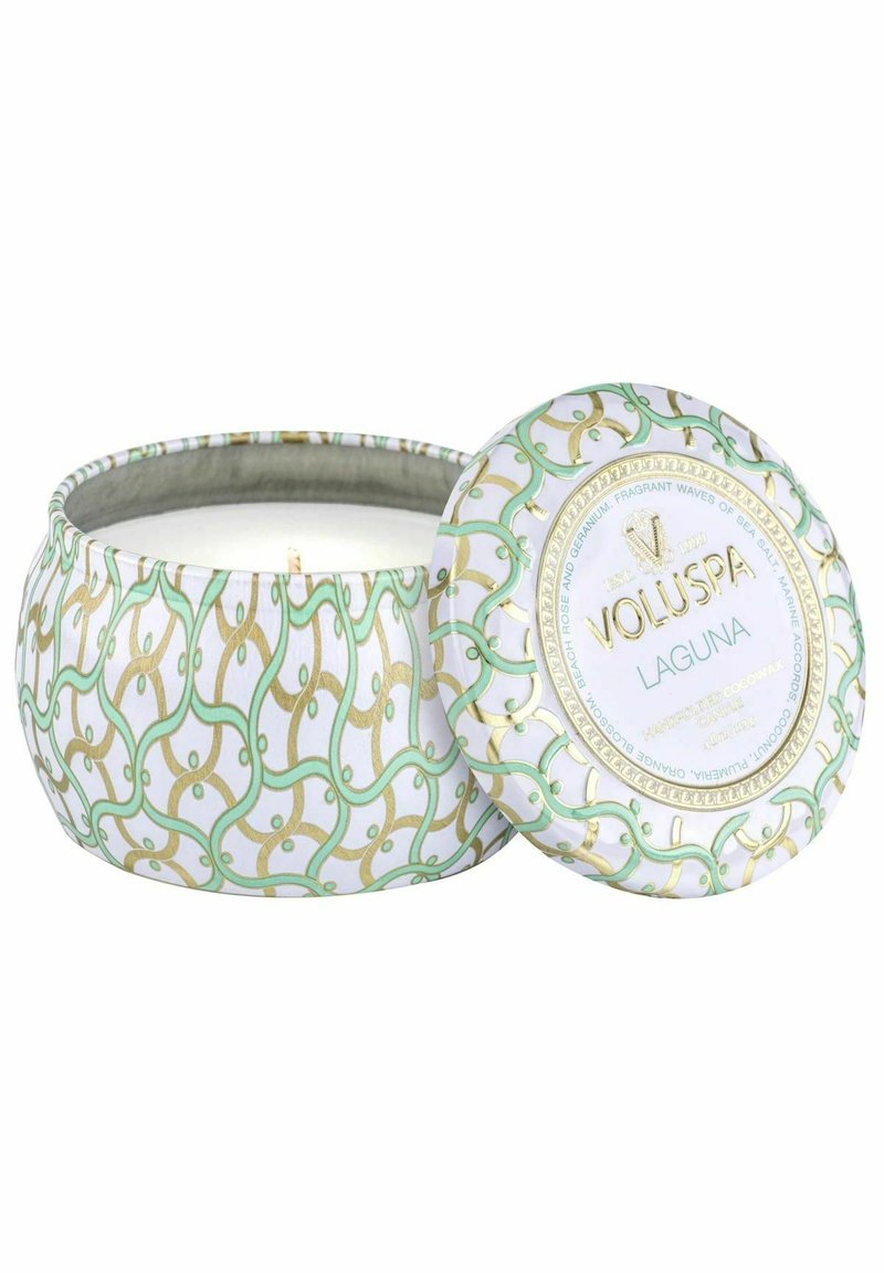 Voluspa - VOLUSPA DECORATIVE TIN CANDLE LAGUNA 113G - Tuoksukynttilä - green, Suurenna