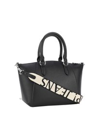 Czarna skórzana torebka na ramię z podwójnymi uchwytami, z teksturowanym wykończeniem oraz regulowanym plecionym paskiem z napisem "PHANS". Srebrne wykończenie.