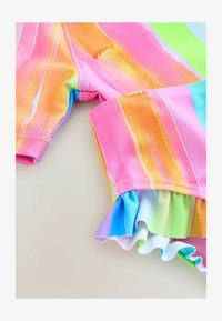 Non sélectionné, rainbow stripe