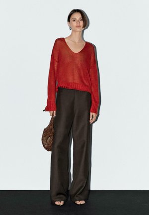 V-NECK - Pullover - red