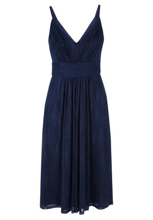 Námořnicky modré šaty s výstřihem do V, tenkými ramínky, nabíraným živůtkem a hladkou splývavou sukní. Jsou zdobeny jemným třpytem a mají přiléhavý pás.