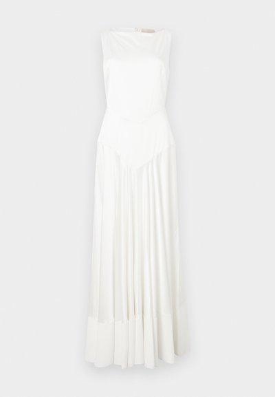 Bela ilgamaksė suknelė be rankovių, aukštu kaklu, aptempta liemeniu ir klostuotu, laisvai krentančiu sijonu.