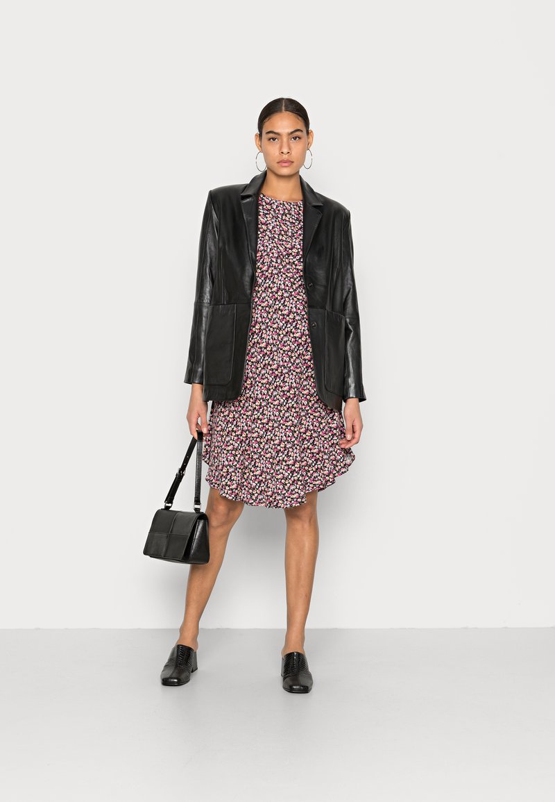 Damen Freizeitkleider | BZR DREW INDIANA DRESS Freizeitkleid black/schwarz - ZU27439 Damen Freizeitkleider | BZR DREW INDIANA DRESS Freizeitkleid black/schwarz - ZU27439