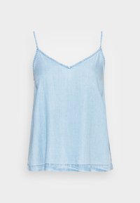 Camisola de denim azul claro com alças finas ajustáveis, decote em V e um corte relaxado, apresentando uma bainha simples e uma textura subtil.