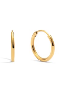 Pendientes de aro de oro con un acabado suave y pulido. Forma circular con cierre de bisagra, que presenta una ligera curvatura y sin embellishments.