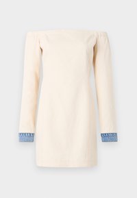 Rochie off-the-shoulder din bumbac crem, cu mâneci lungi și mansete din denim. Siluetă simplă, cu o croială dreaptă, de lungime medie până la coapsă.