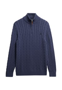 Granatowy sweter dziany z wysokim kołnierzem, z wzorami warkoczowymi, połówkowym zapięciem na zamek oraz ściągaczami przy mankietach i u dołu.