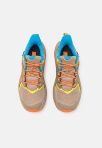 HOKA ANACAPA 2 LOW GTX UNISEX - Trail running shoes - dune/vibrant orange