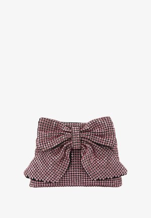 Torebka kopertówka ozdobiona kryształkami w kolorze różowym, z dużą kokardą z przodu, fakturowanym wzorem w kratę oraz eleganckim prostokątnym kształtem.