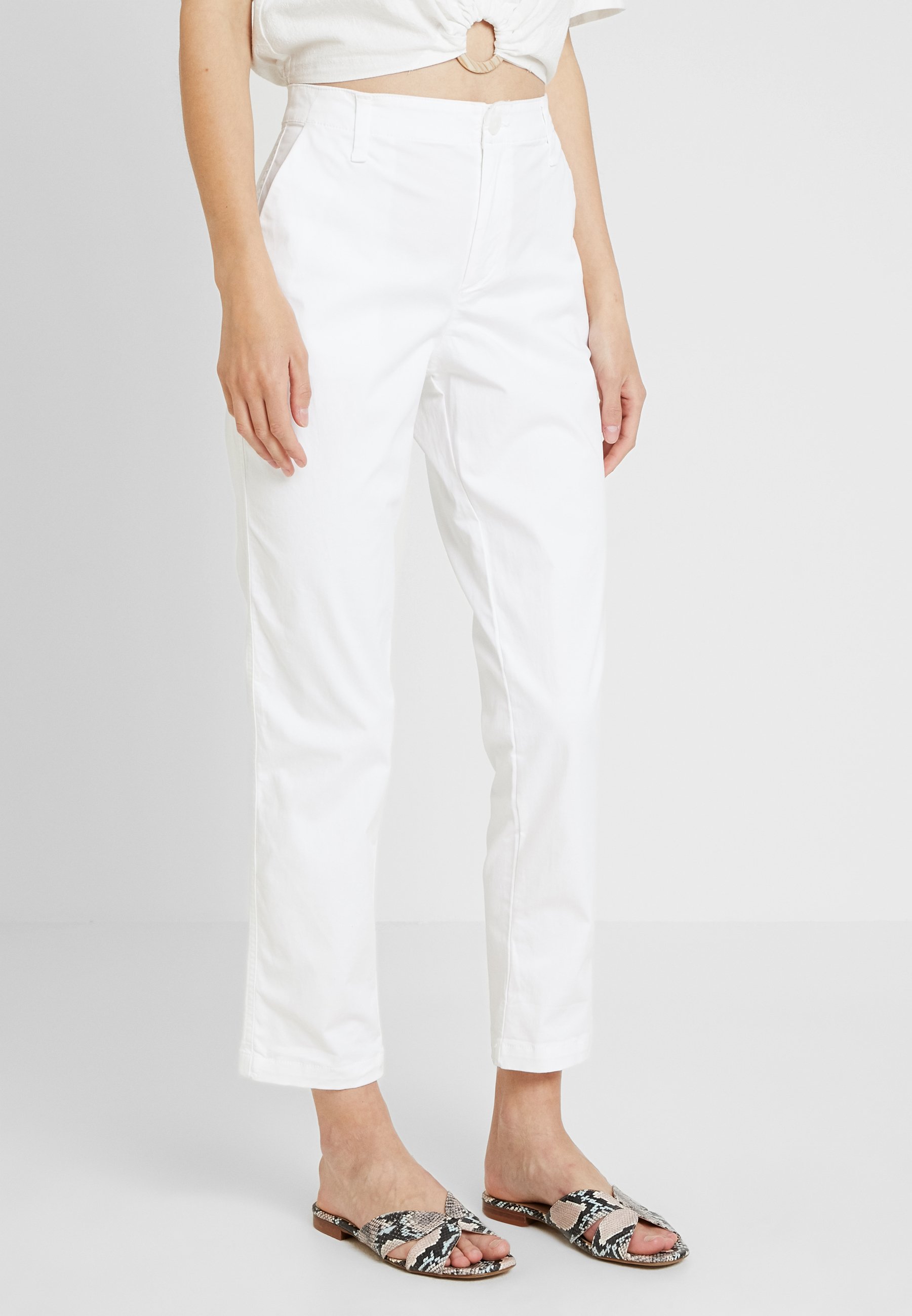 gap white chinos