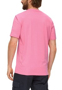 s.Oliver MIT GROSSEM LABEL - T-shirt print - rosa