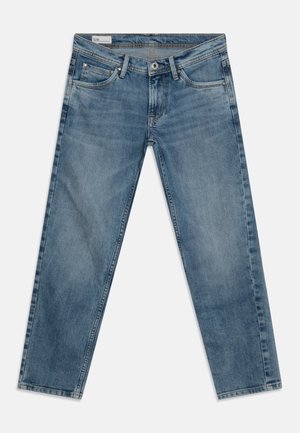 Niebieskie jeansy slim fit z przodu na guzik i suwak, szlufkami na pasek, dwoma przednimi kieszeniami oraz wyblakłymi detalami prania.