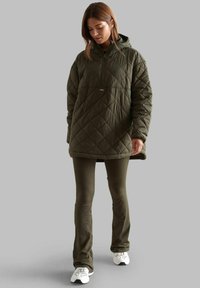 aim’n® OVERSIZED QUILTED ANORAK - Vinterkåpe / -frakk - khaki