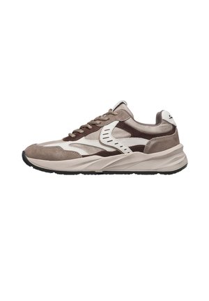 Seitenansicht eines braun-beige Schnürsneakers mit dicker weißer Sohle und gemusterten Seitenteilen.