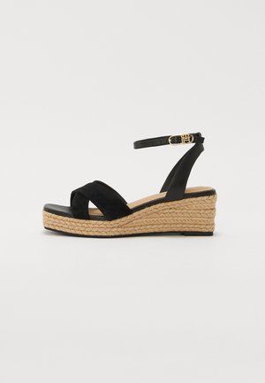 Wedge sandals - black