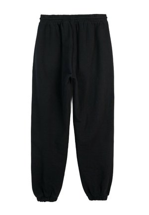 - Spodnie treningowe