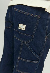 Jack & Jones Eddie - Platūs džinsai - blue denim