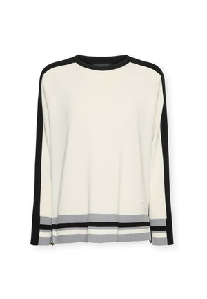 Witte gebreide trui met zwarte en grijze strepen langs de zoom en schouders. Voorzien van een ronde hals en zijritsen aan de onderkant.