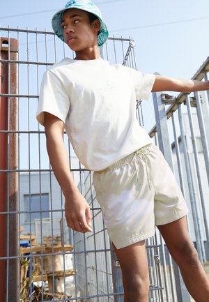 POOLSIDE - Shorts - orewood/white