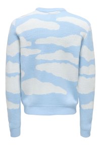 Pull en tricot bleu clair avec motifs de nuages blancs, poignets, ourlet et col côtelés, vu de dos.