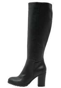 Bottes en cuir noir montant jusqu'au genou, avec une texture lisse, un bout arrondi et un talon haut épais, présentant un design minimaliste sans éléments décoratifs.