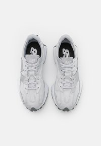 New Balance WS327 - Sapatilhas - light aluminum/gunmetal