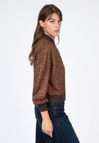 AN'GE ASWAN - Blouson Bomber - panthère