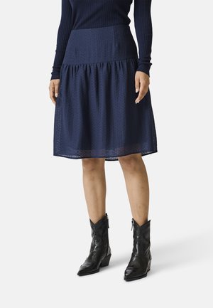 CAMILLANN - Falda plisada - navy blazer