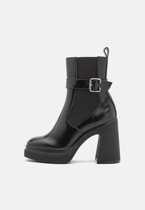 Platform bokacsizmák - black