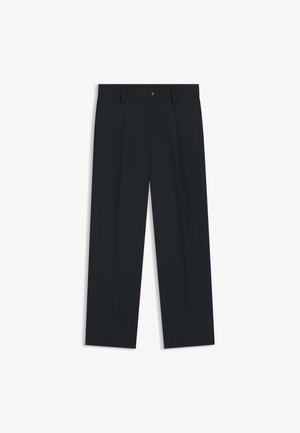 Skræddersyede sorte bukser lavet af letvægtsstof. Har en flad front, sidelommer og en enkelt knaplukning i taljen.