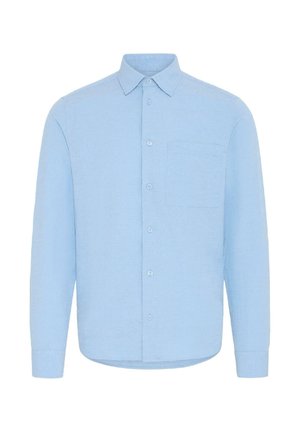 Chemise bleu clair à boutons, fabriquée en tissu texturé, avec col, poche poitrine unique et ourlet arrondi, manches longues.